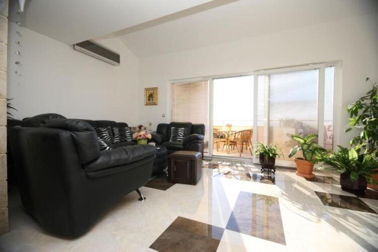 Ana - Four Bedroom With Terrace, Sea View And Private Pool Huoneisto