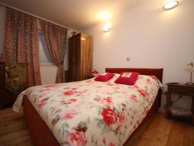 Ana - Four Bedroom With Terrace, Sea View And Private Pool Huoneisto